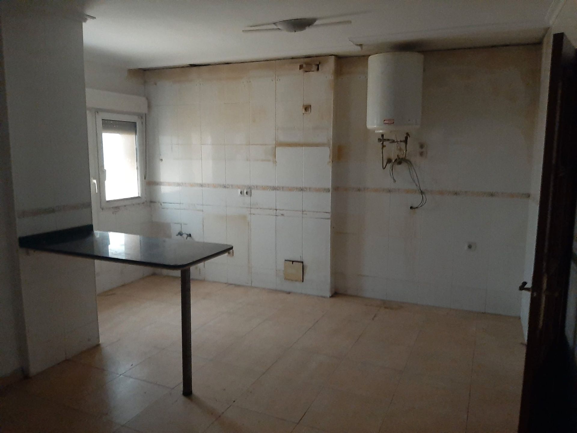 Cuina de Pis en venda en Gijón  amb Parquet