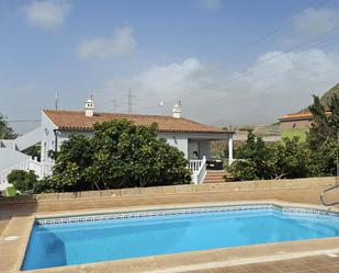 Vista exterior de Casa o xalet en venda en San Miguel de Abona amb Aire condicionat i Piscina