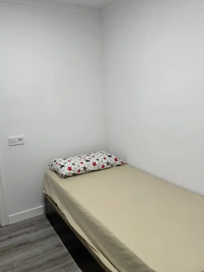 Schlafzimmer von Wohnung zur Miete in Cornellà de Llobregat mit Parkett, Möbliert und Mikrowelle