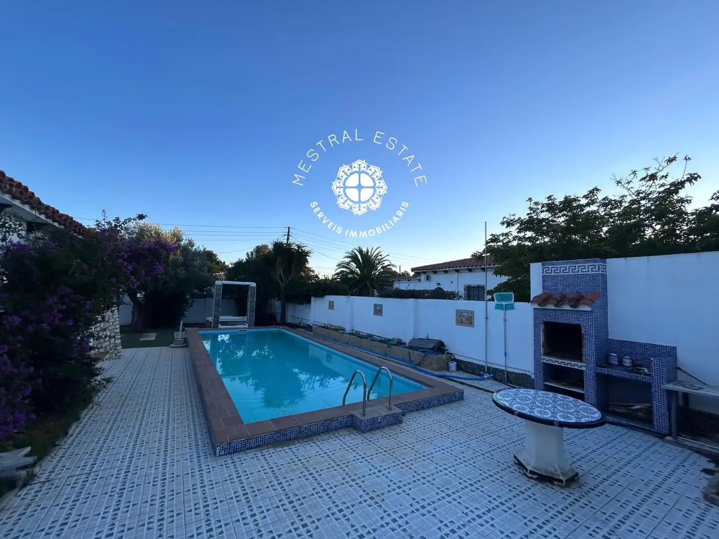 Vista exterior de Casa o xalet en venda en Mont-roig del Camp amb Aire condicionat, Calefacció i Terrassa