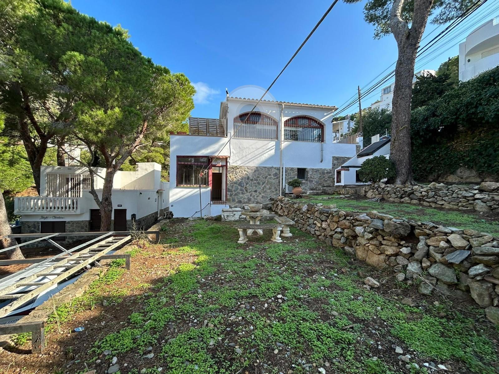 Vista exterior de Casa o xalet en venda en Roses amb Aire condicionat i Terrassa