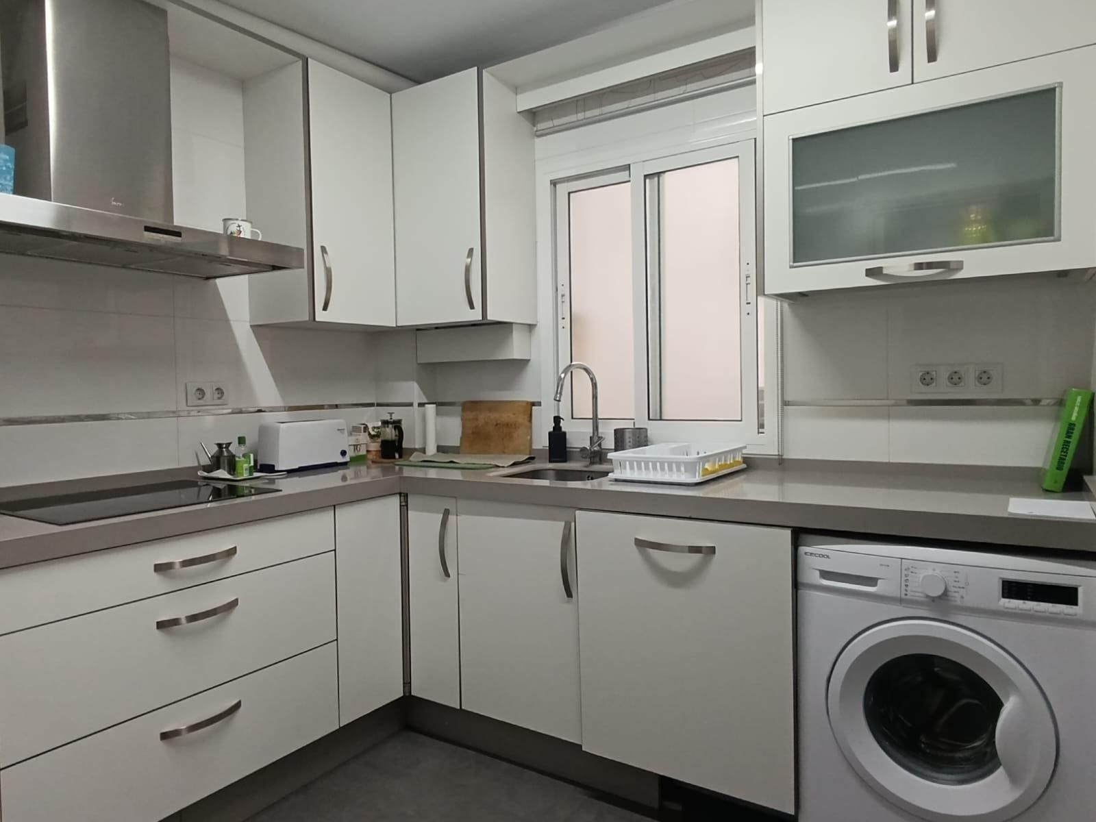 Kitchen of Flat to rent in  Sevilla Capital  with Air Conditioner and Heating