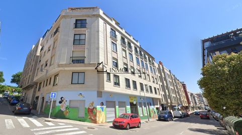 En la Rúa Antonio Nores 26 de Cangas se encuentra este activo bancario en venta, con una superficie construida de 72 m. Plaza de g