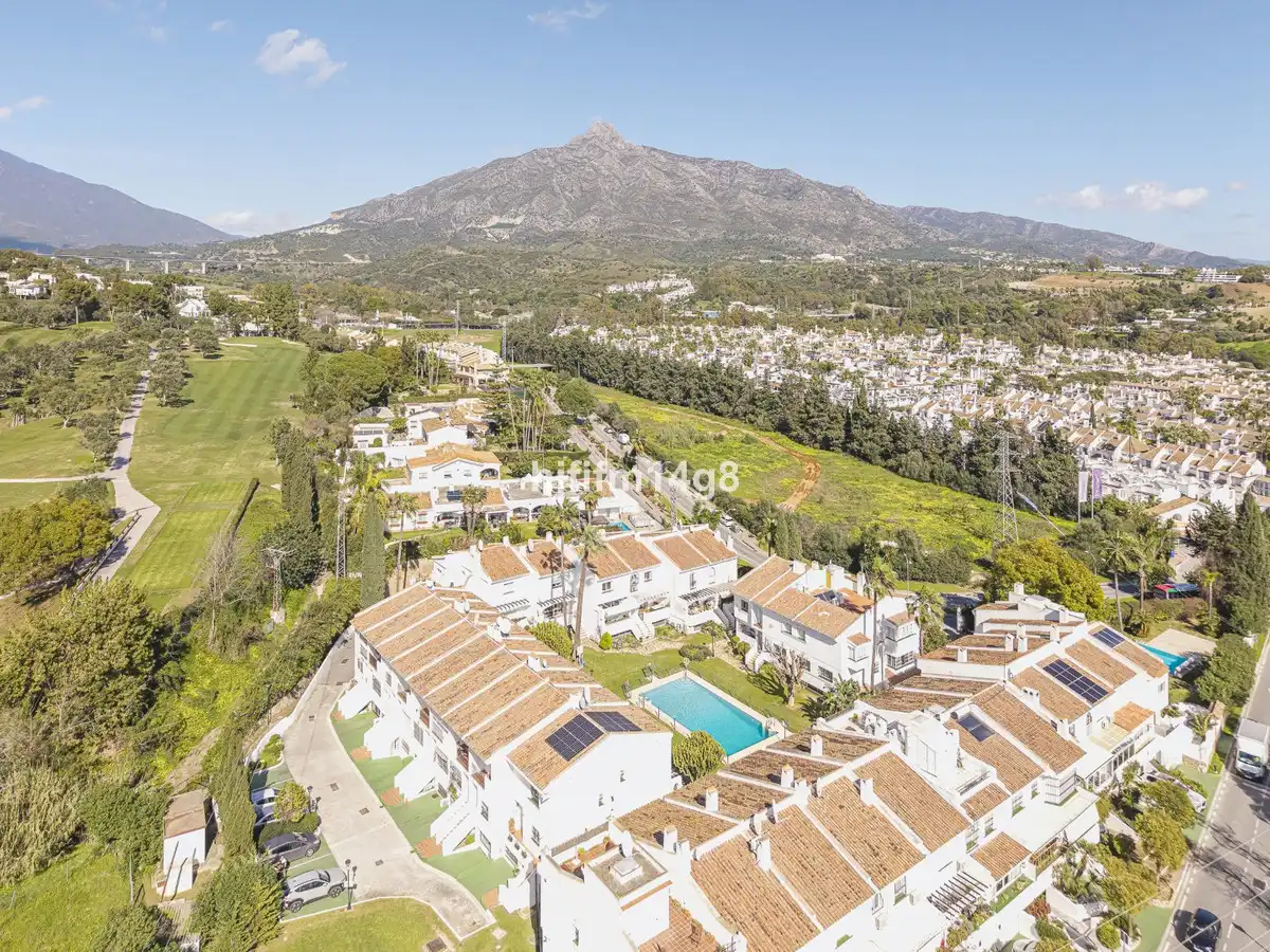 Reihenhaus zum Verkauf in Nueva Andalucía, imagen 2
