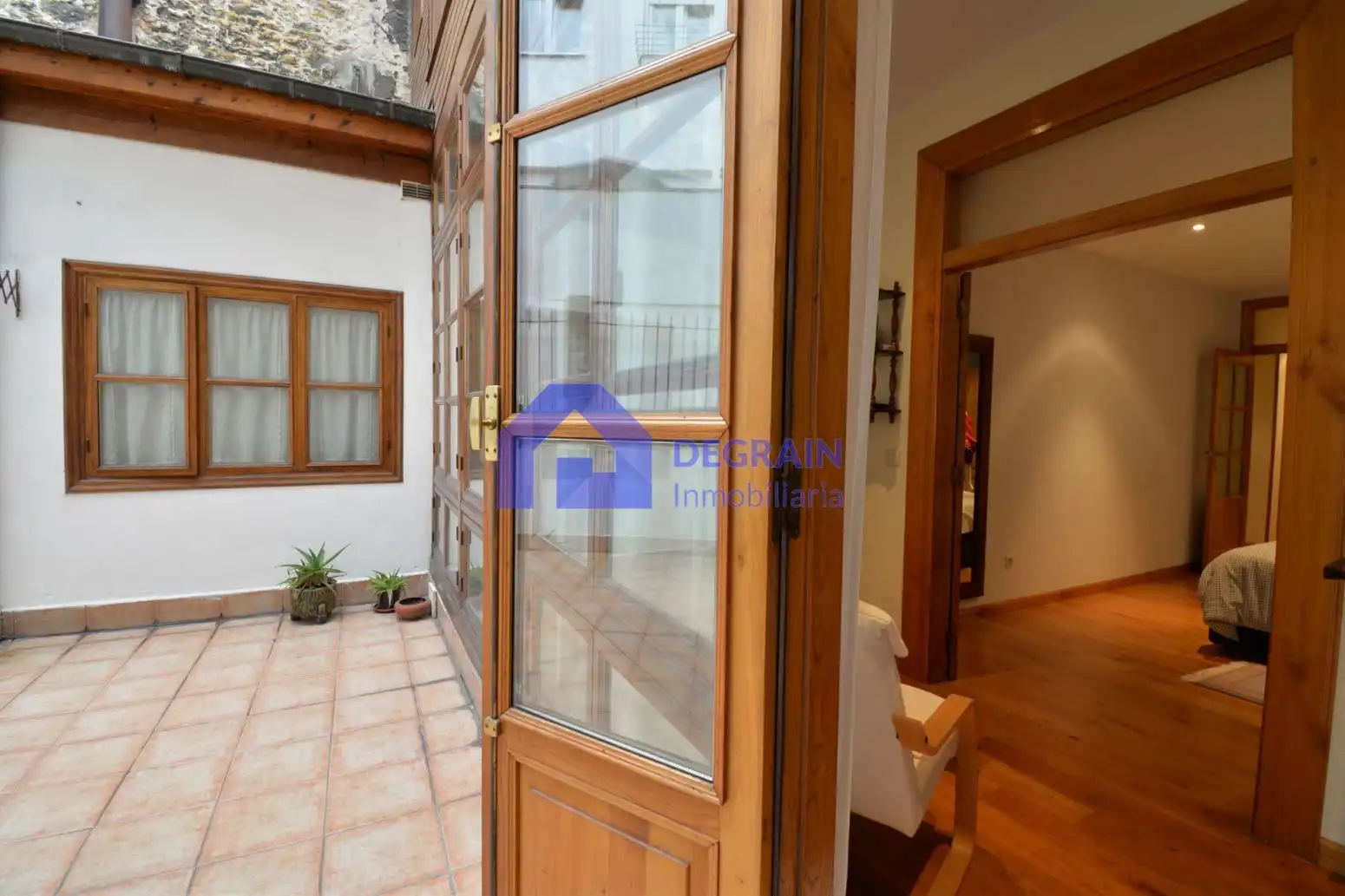 Piso en venta en Oviedo  con Parquet, Terraza y Trastero