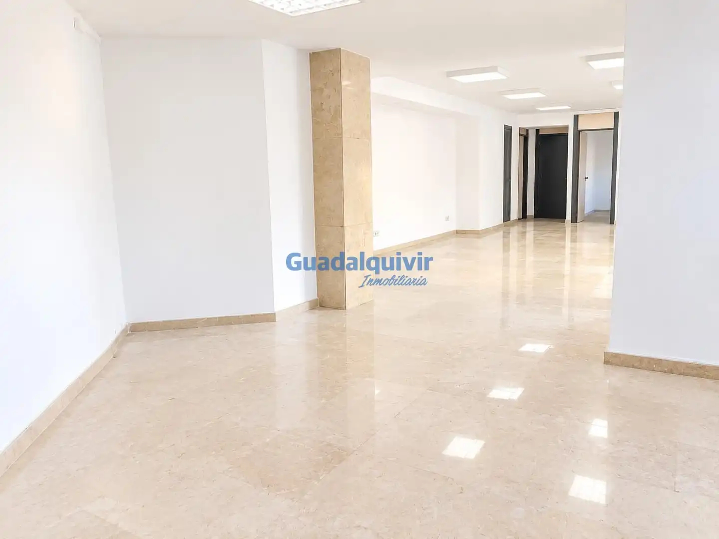 Oficina de alquiler en Sur