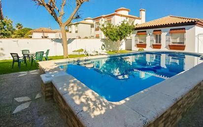 Swimming pool of House or chalet for sale in Chiclana de la Frontera  with Air Conditioner, Heating and Private garden