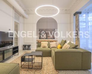 Sala d'estar de Apartament de lloguer en  Barcelona Capital amb Aire condicionat, Calefacció i Parquet