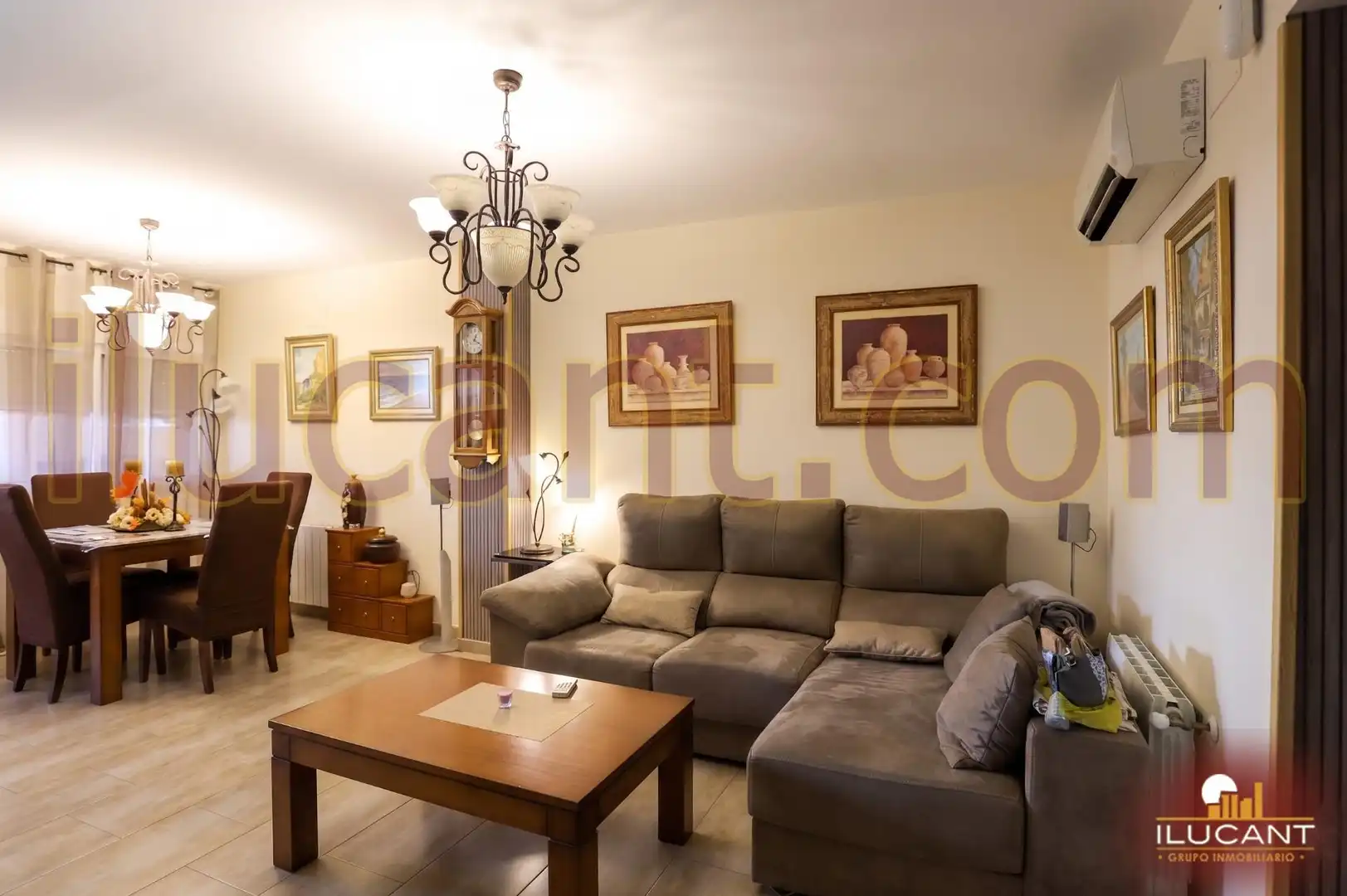 Sala d'estar de Casa o xalet en venda en Alicante / Alacant amb Aire condicionat, Calefacció i Terrassa