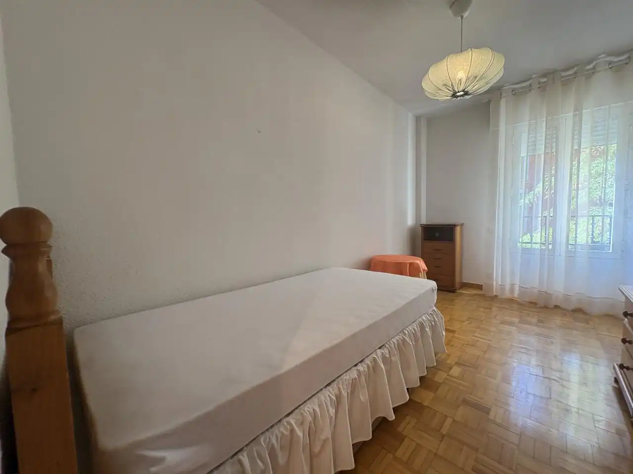 Schlafzimmer von Erdgeschoss zur Miete in San Lorenzo de El Escorial mit Heizung, Parkett und Möbliert