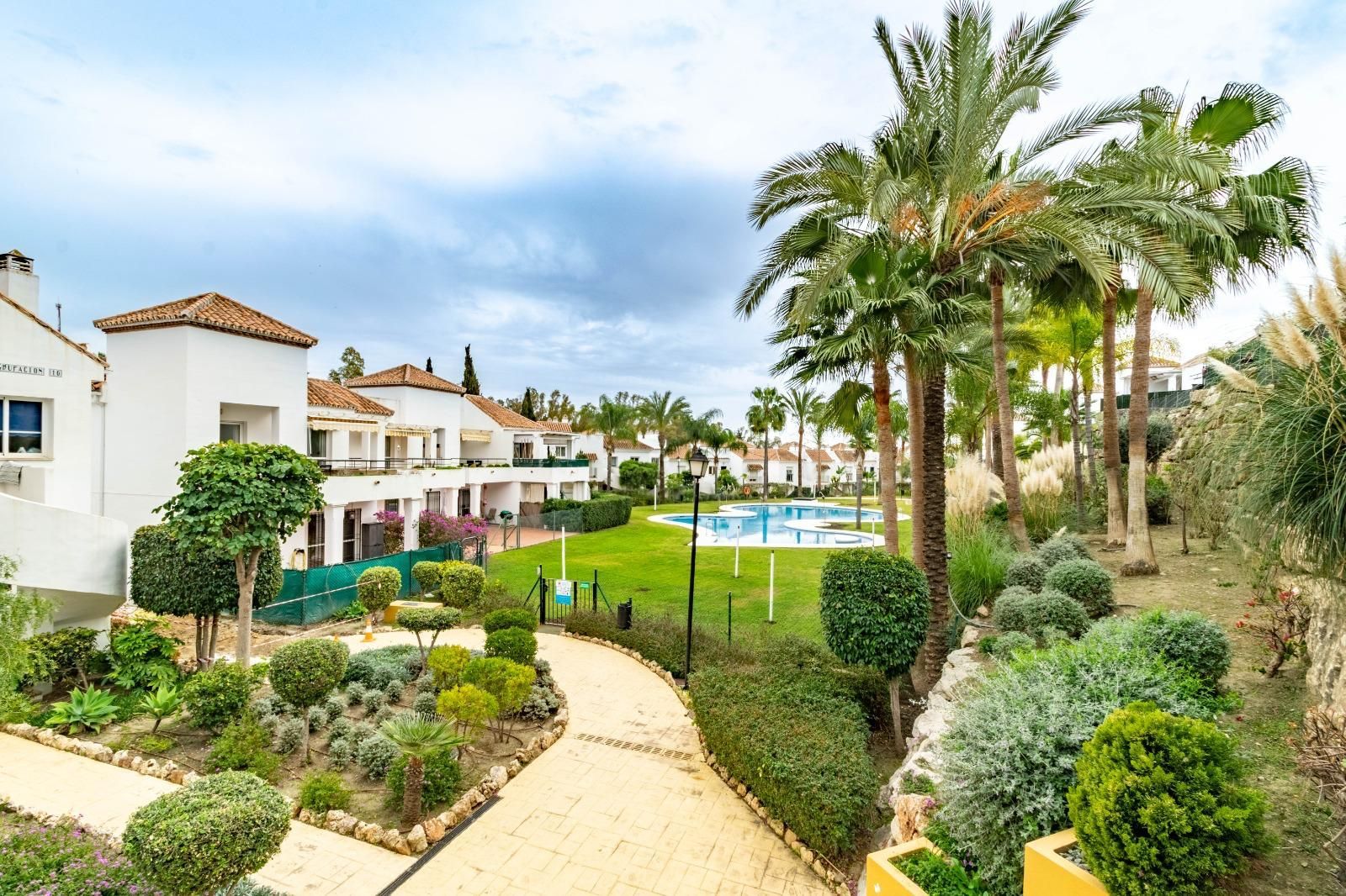 Exterior view of Flat for sale in Marbella  with Private garden, Terrace and Community pool