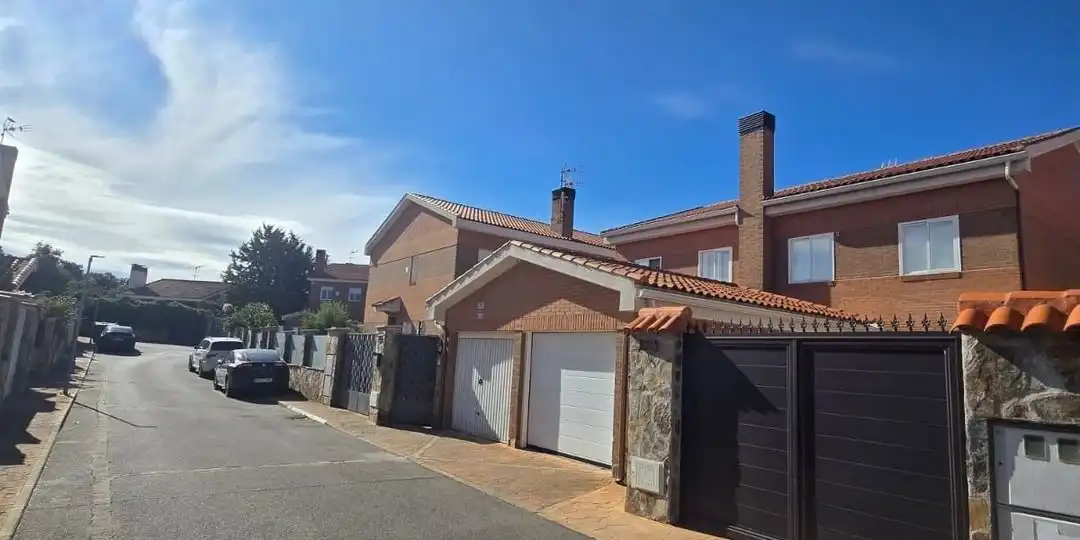 Exterior view of Houses for sale in Pioz  with Heating, Private garden and Terrace