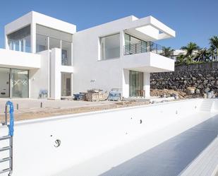 Vista exterior de Casa o xalet en venda en Adeje amb Terrassa i Piscina