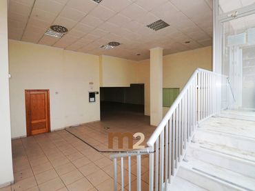 Local comercial en venda a Calle Giner de los Ríos