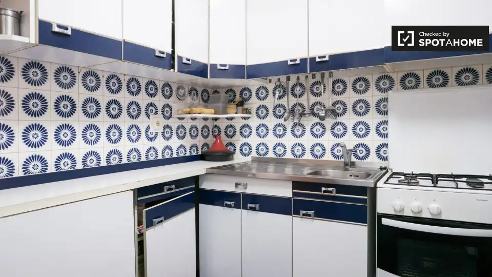 Habitació a Caballería Española