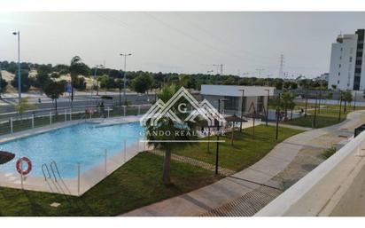 Piscina de Pis de lloguer en Dos Hermanas amb Aire condicionat, Parquet i Terrassa