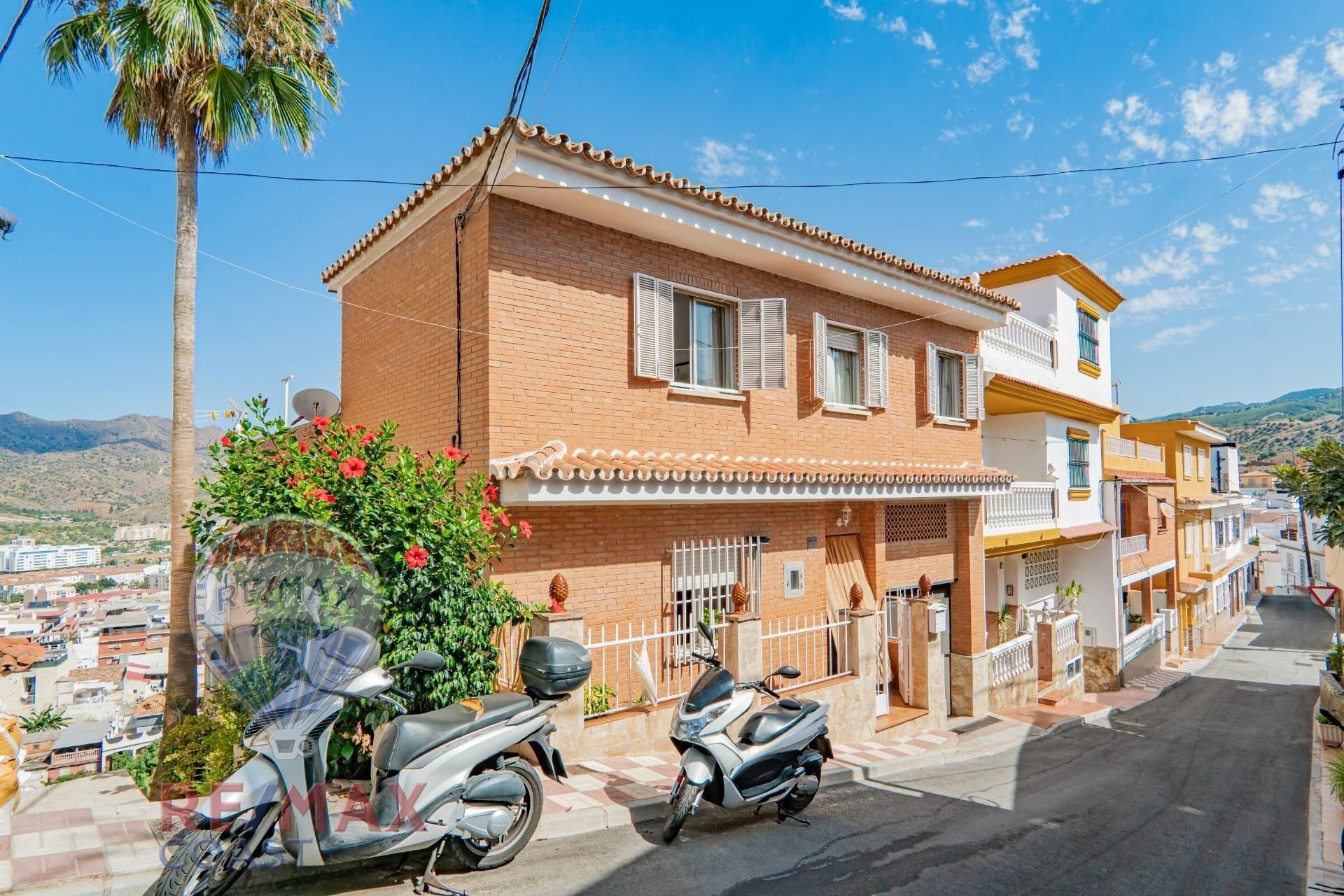 Vista exterior de Casa o xalet en venda en Málaga Capital amb Aire condicionat i Terrassa