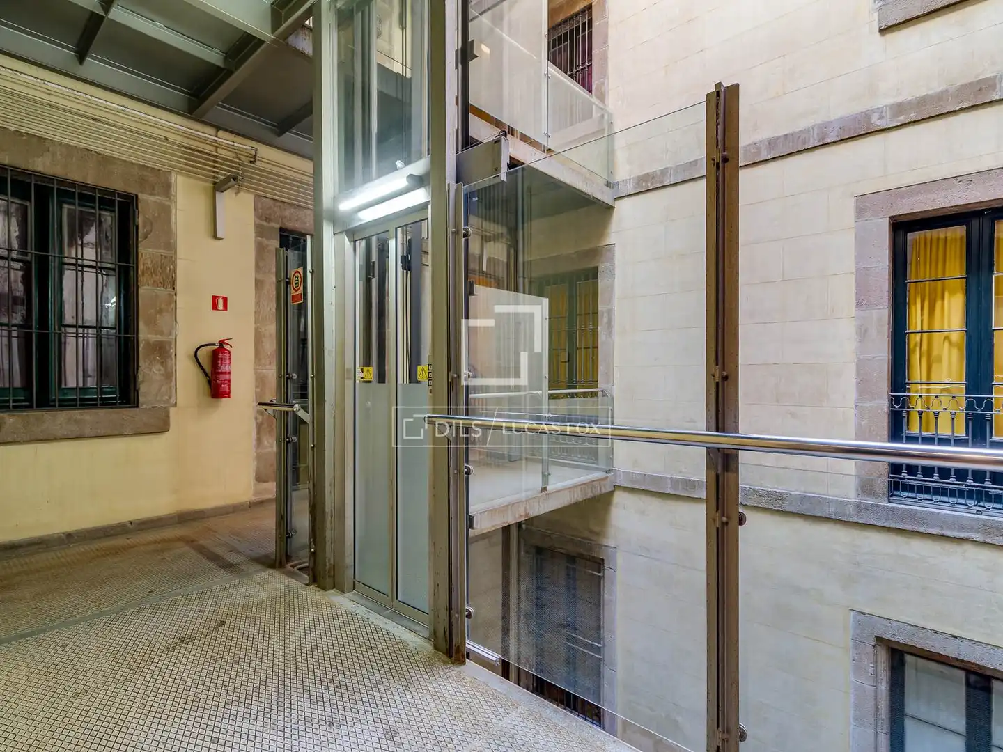 Piso en venta en Barcelona con Aire acondicionado, Calefacción y Terraza