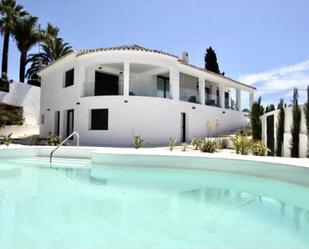 Vista exterior de Casa o xalet de lloguer en Marbella amb Aire condicionat, Piscina i Moblat