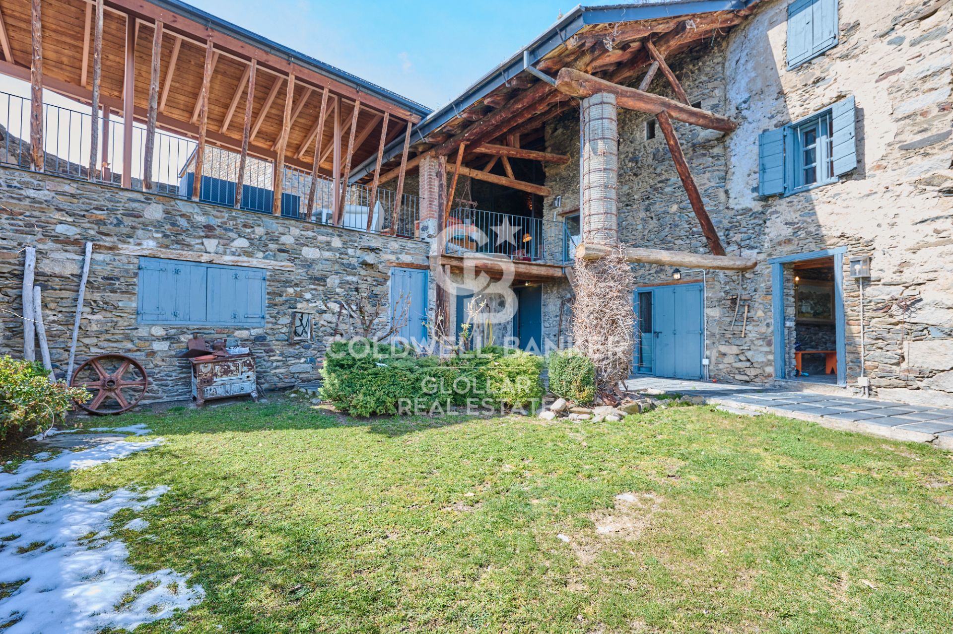 Vista exterior de Finca rústica en venda en Guils de Cerdanya amb Calefacció, Jardí privat i Parquet
