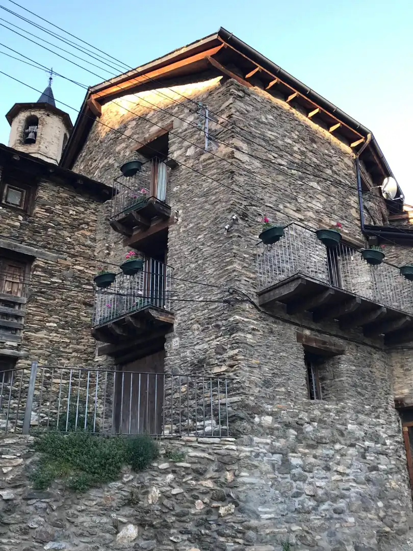 Vista exterior de Casa o xalet en venda en Farrera amb Moblat i Balcó