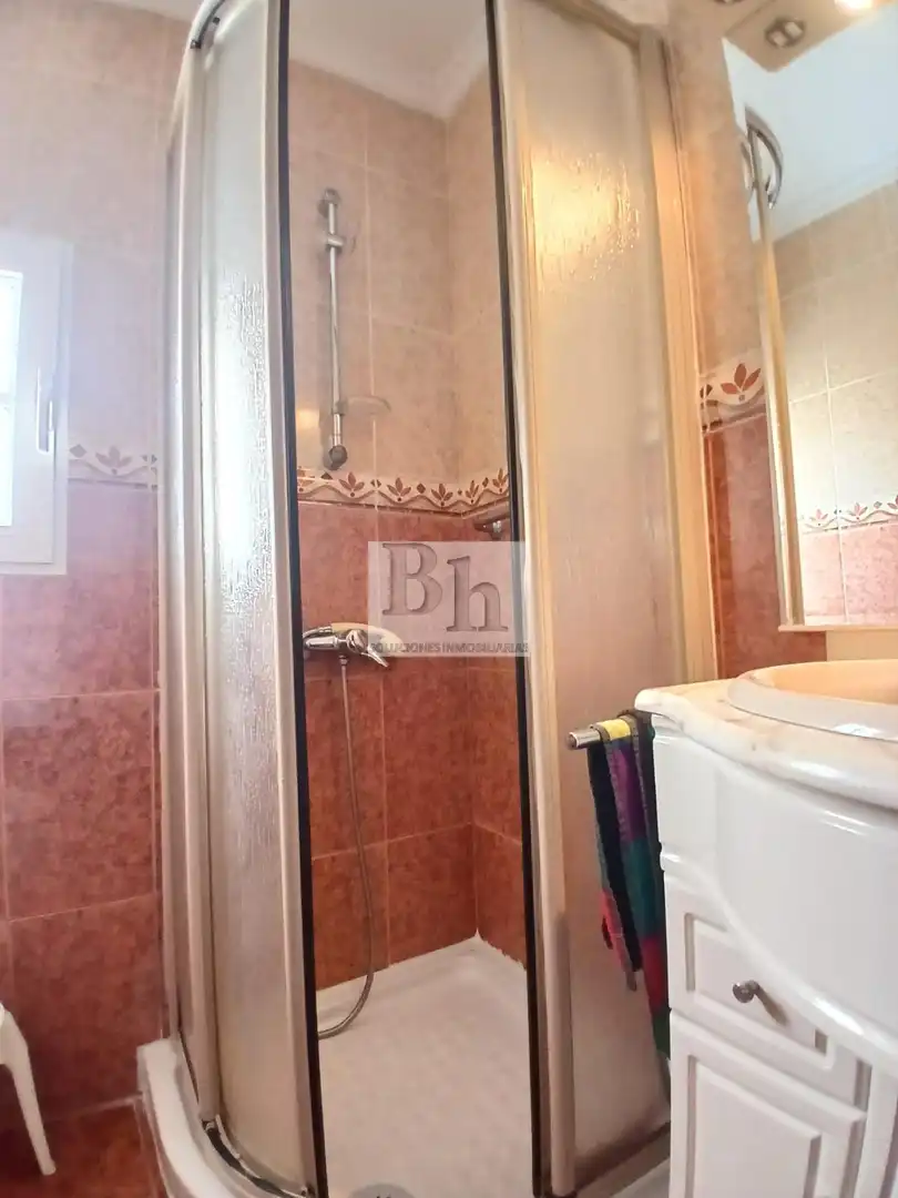 Bathroom of Flat for sale in Málaga  with Air Conditioner and Alarm