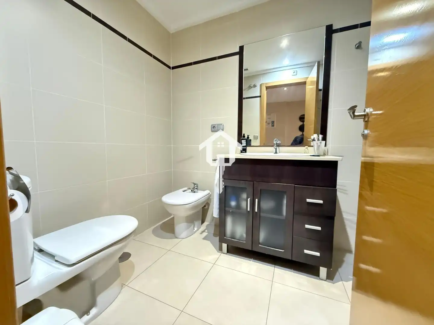 Baño de Piso en venta en Alicante / Alacant con Amueblado, Balcón y Jacuzzi