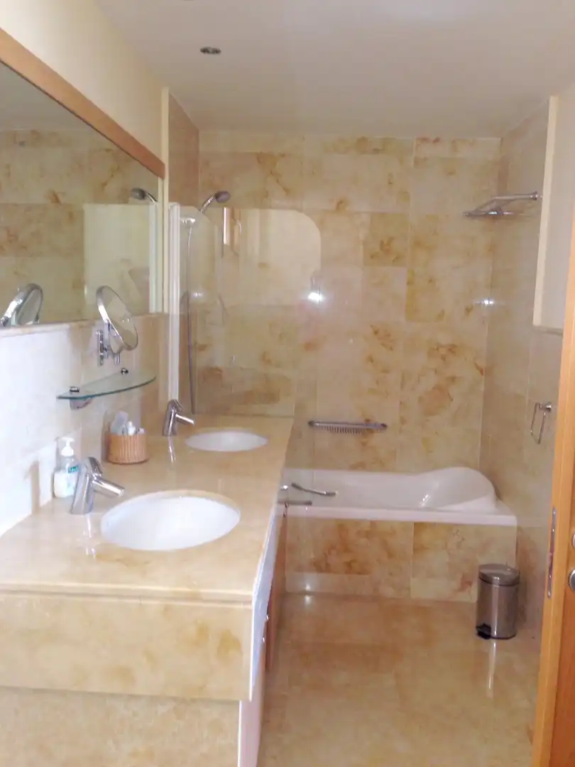 Bathroom of Apartments for sale in Marbella  with Air Conditioner, Terrace and Storage room