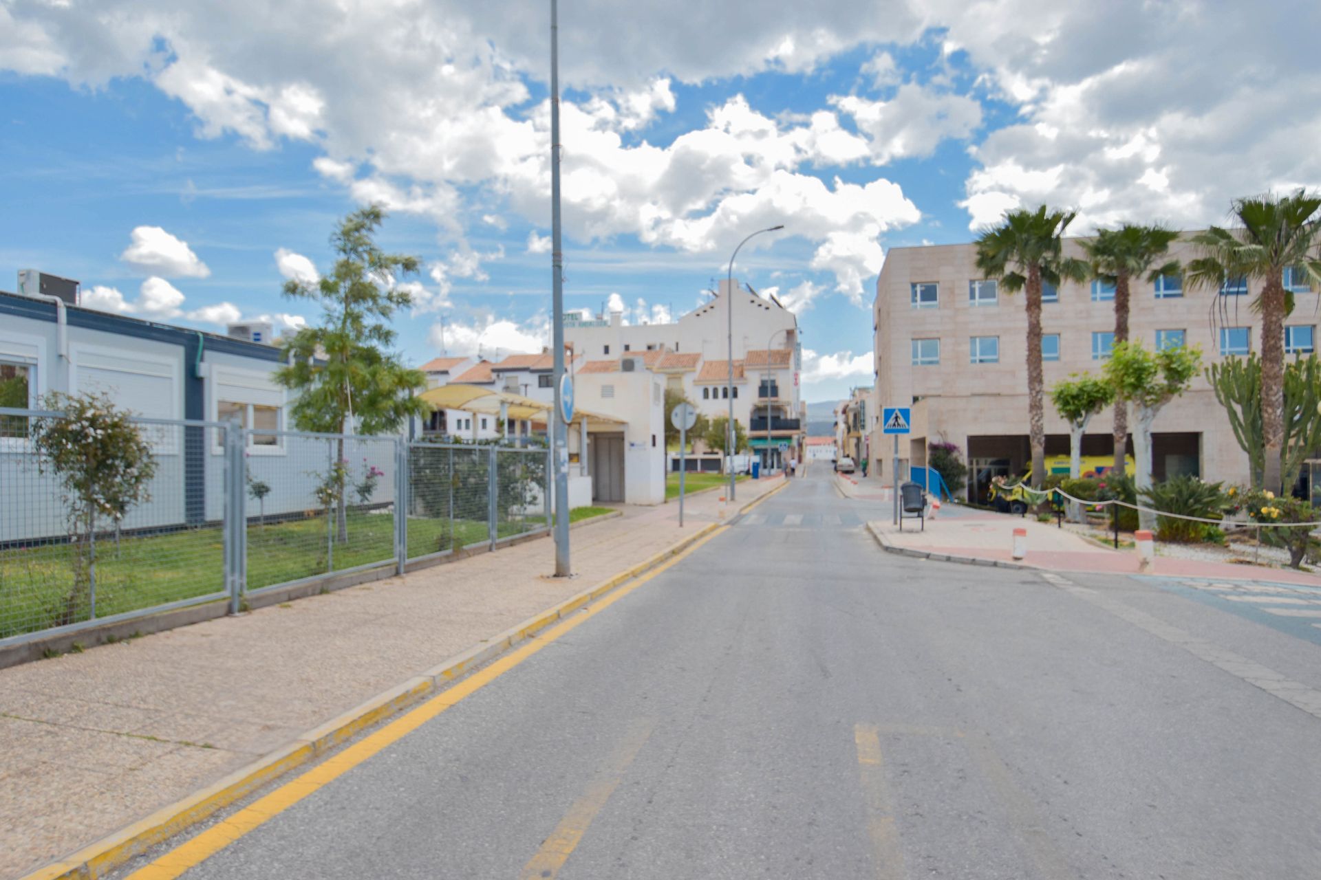 Vista exterior de Local en venda en Motril
