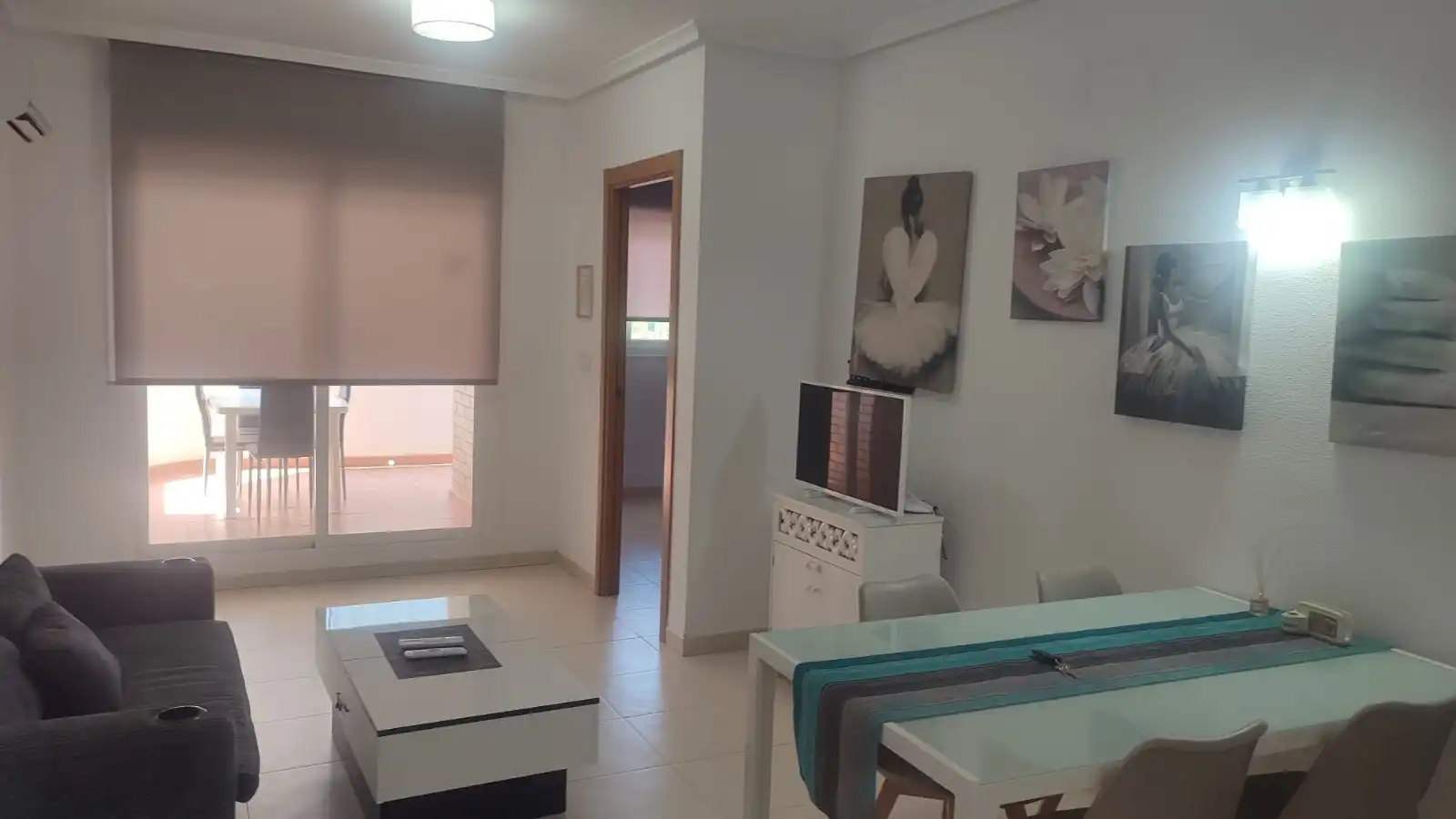 Apartamento con terraza en venta en Carrer Amplaries, imagen 2