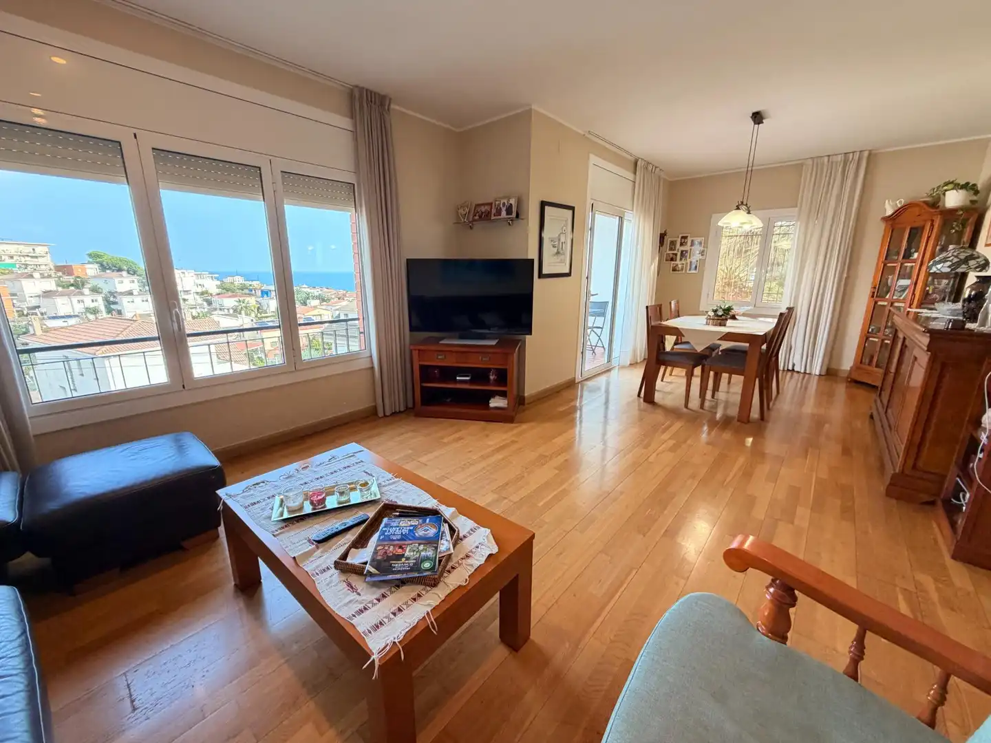Living room of Detached homes for sale in Califòrnia - Santa Madrona  