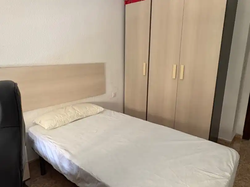 Wohnung zur Miete in Carrer Pintor José Mongrell, 7, L'Illa Perduda