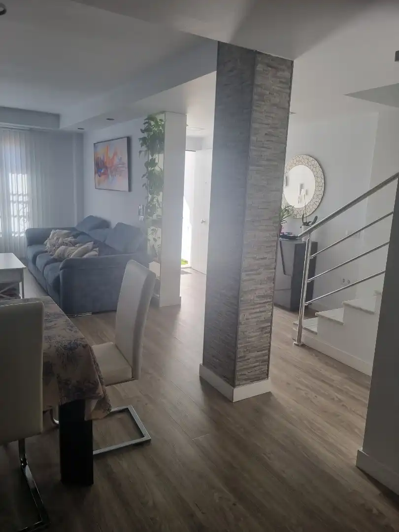 Casa adosada de alquiler en San Fernando con Aire acondicionado, Calefacción y Jardín privado
