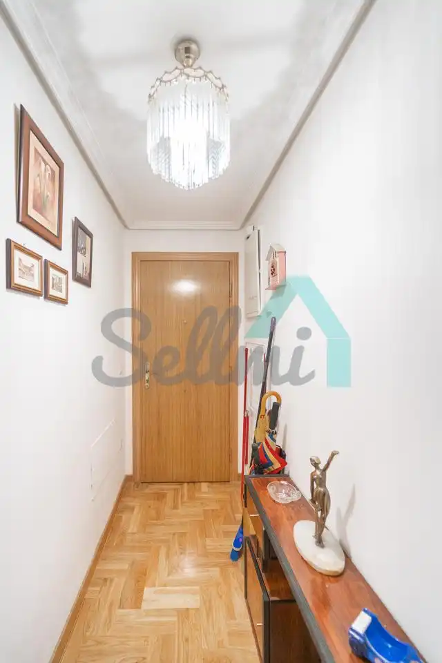 Piso en venta en San Martín del Rey Aurelio con Calefacción, Parquet y Trastero