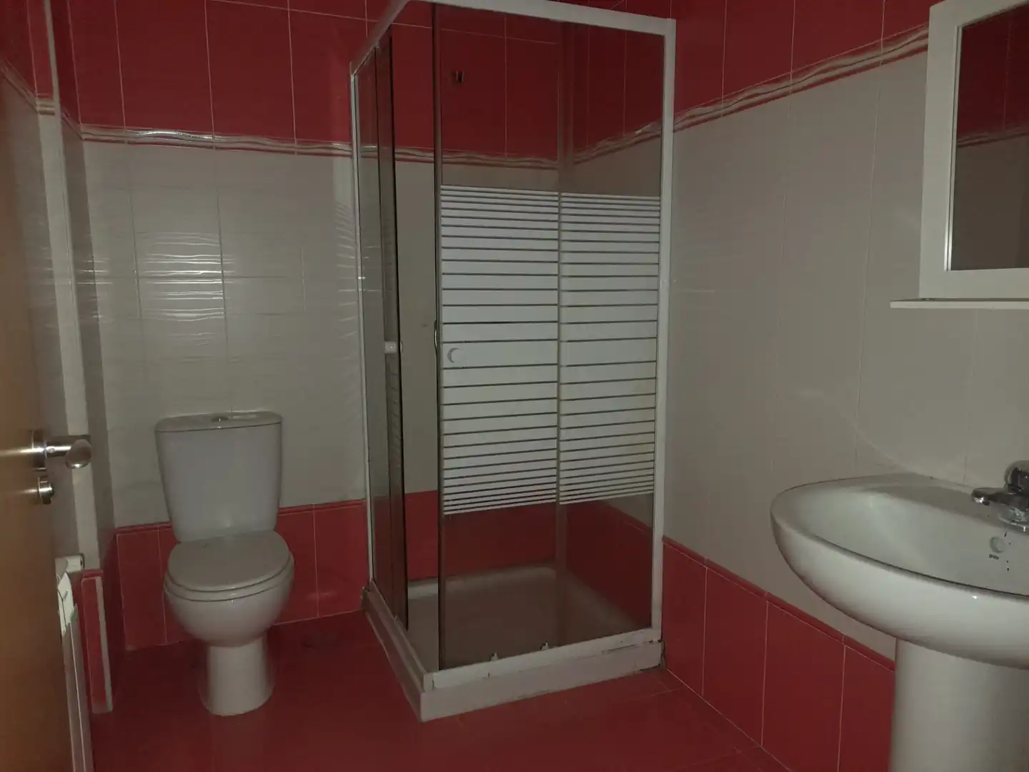 Baño de Planta baja en venta en Puertollano con Calefacción, Trastero y Piscina comunitaria