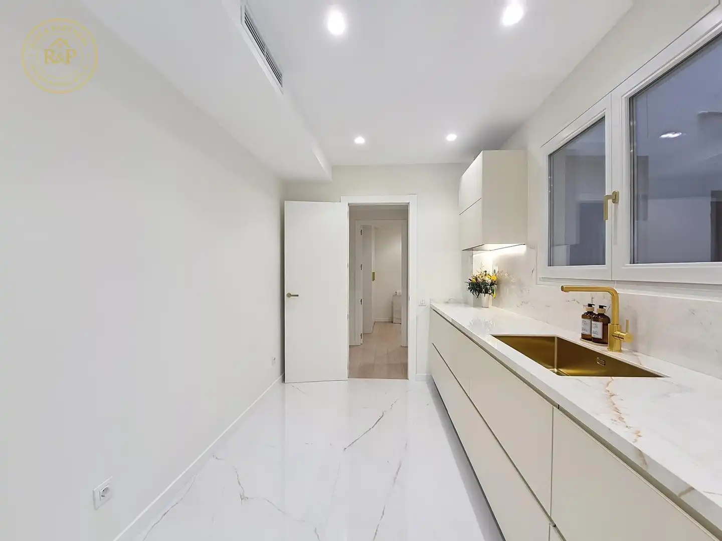 Kitchen of Flat for sale in Barcelona  with Heating, Storage room and Swimming Pool