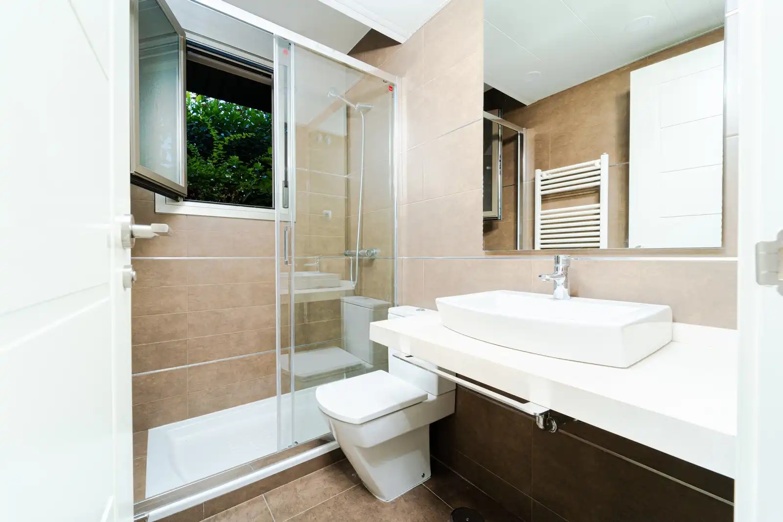 Bathroom of Study for sale in Madrid  with Storage room