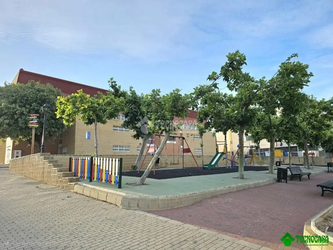 Aparcament de Casa adosada en venda en Balazote