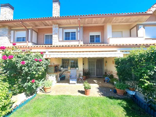 Casa adosada en Venta en Camino Anguciana en Cihuri