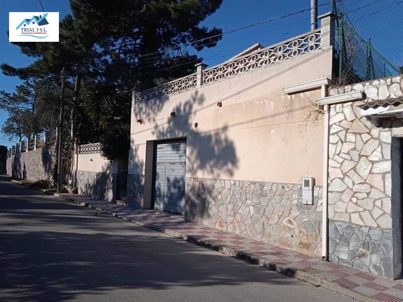 Vista exterior de Casa o xalet en venda en Vidreres amb Jardí privat i Terrassa