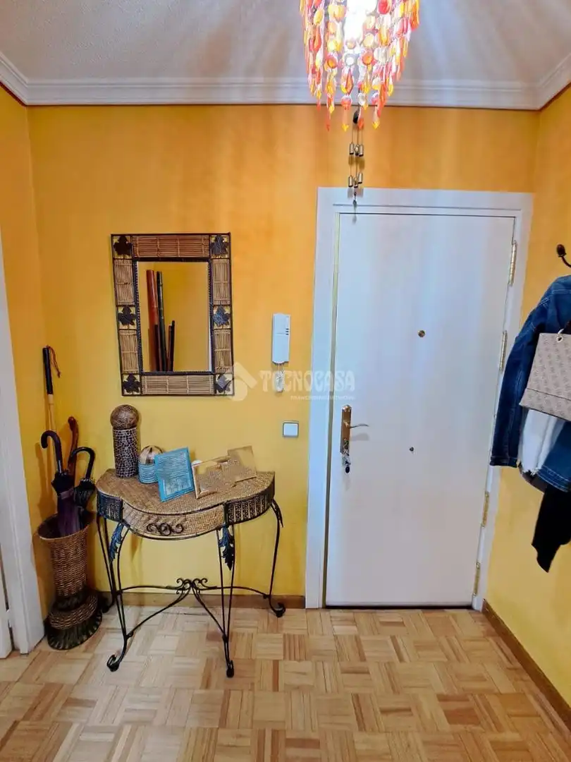 Wohnung zum Verkauf in Parla mit Klimaanlage, Heizung und Parkett