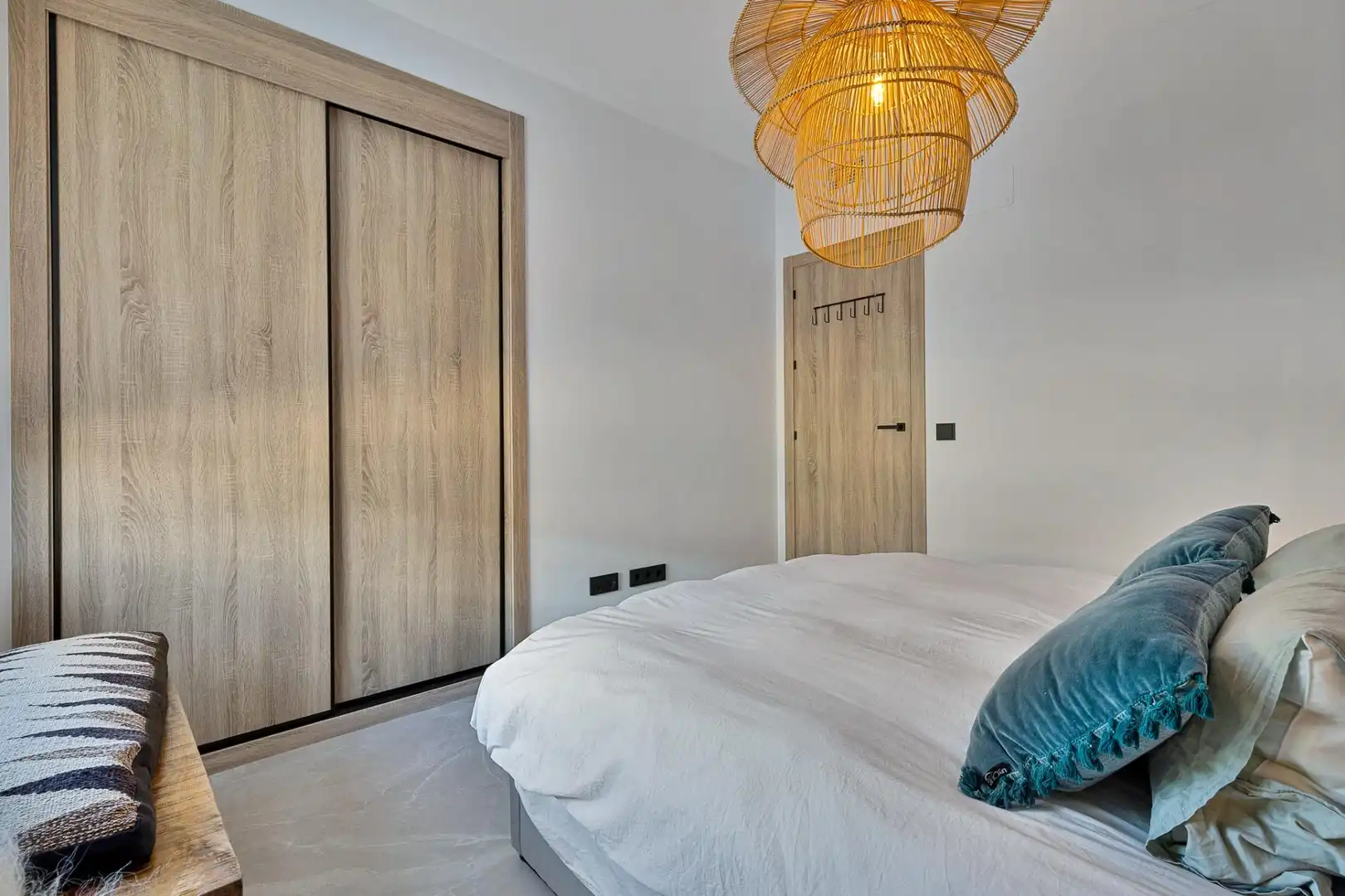 Bedroom of Attic for sale in Istán  with Air Conditioner, Private garden and Terrace