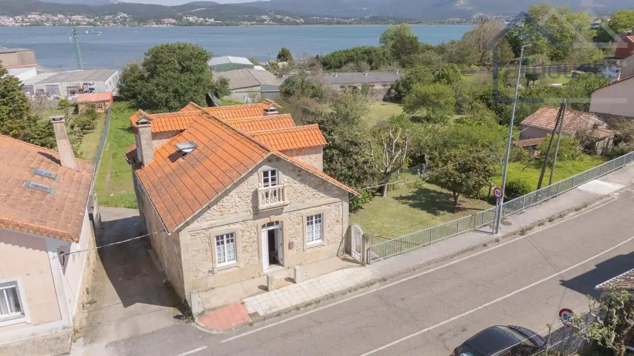 Casa rústica amb terrassa en venda a A Guarda, imagen 2