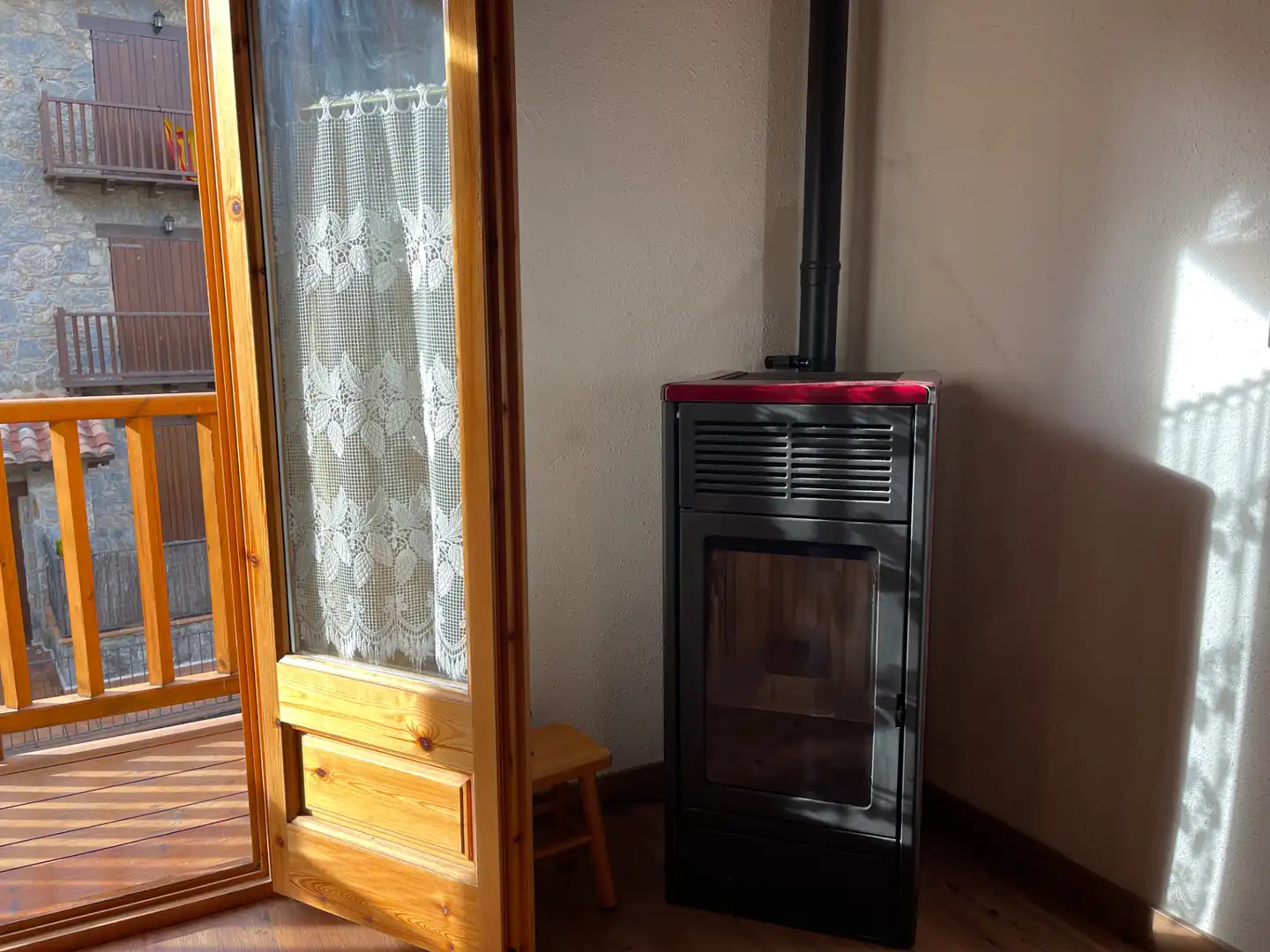 Sala d'estar de Àtic en venda en Setcases amb Calefacció, Parquet i Traster