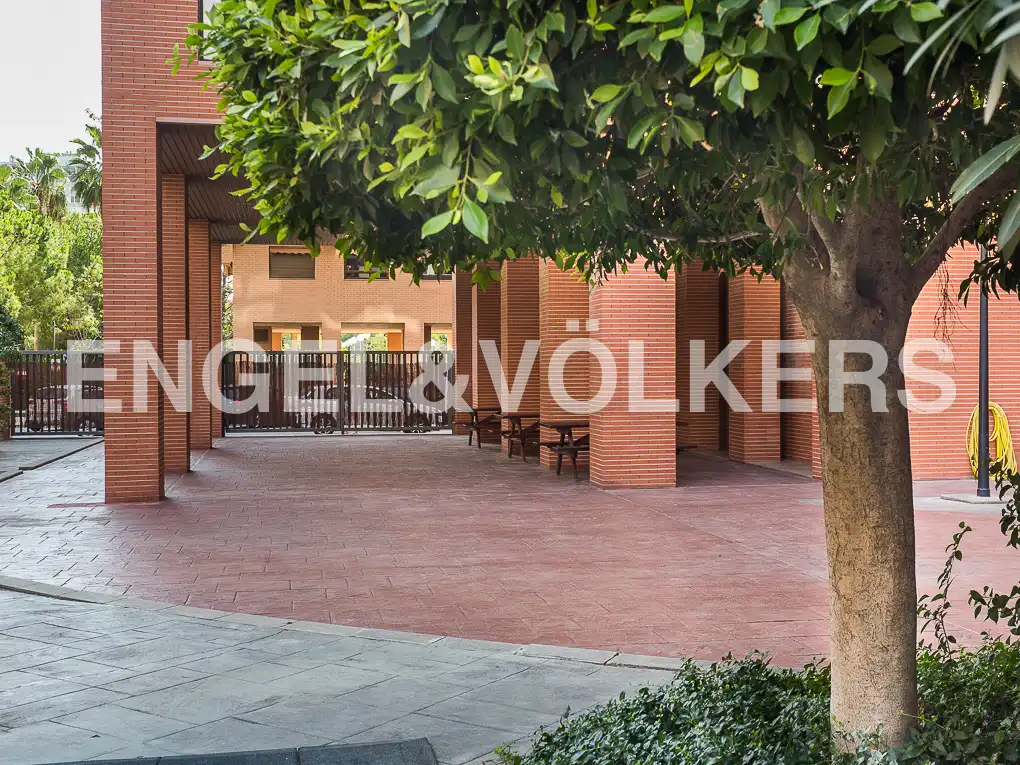 Terrassa de Pis de lloguer en Valencia amb Calefacció, Moblat i Balcó