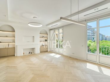 Piso con balcón en venta en de Gràcia