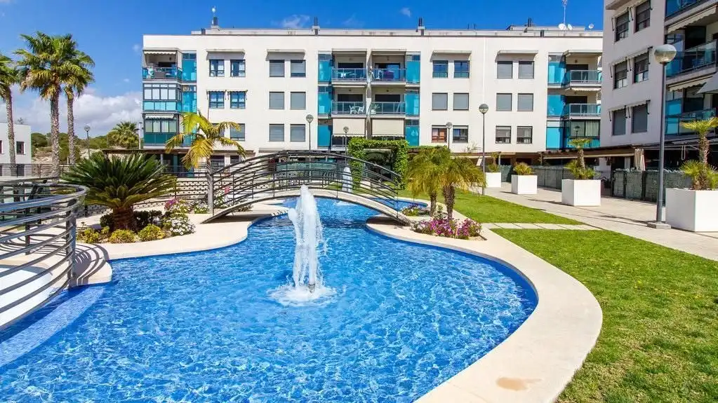 Apartament amb piscina en venda a Santa Pola ciudad