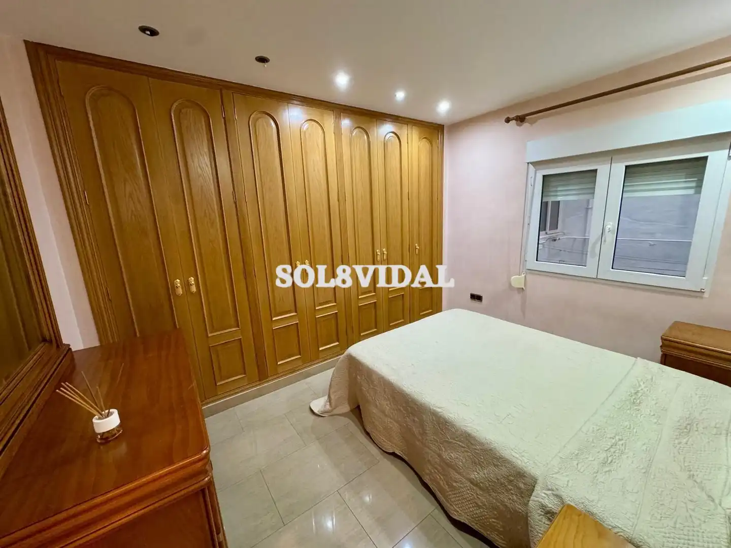 Habitación de Piso de alquiler en Torrevieja con Aire acondicionado, Calefacción y Amueblado