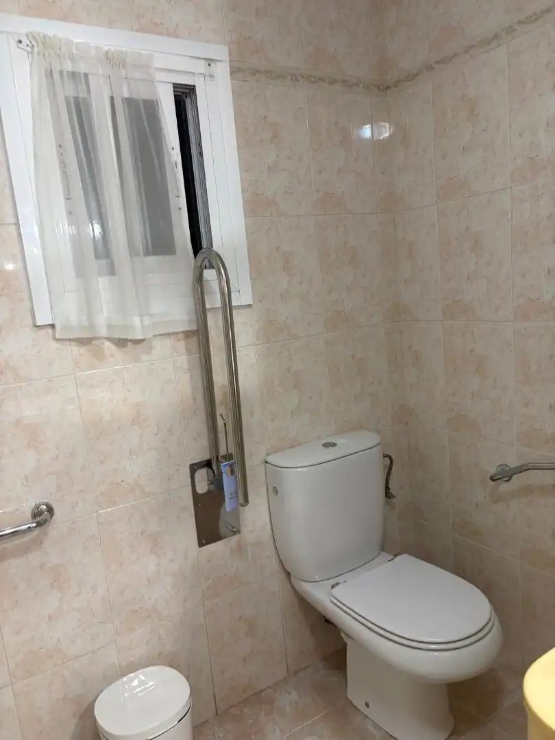 Bathroom of Flat for sale in Madrid  with Air Conditioner, Heating and Terrace
