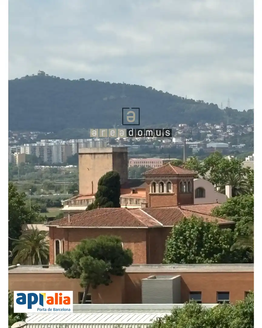 Vista exterior de Piso en venta en Sant Feliu de Llobregat con Calefacción, Jardín privado y Trastero